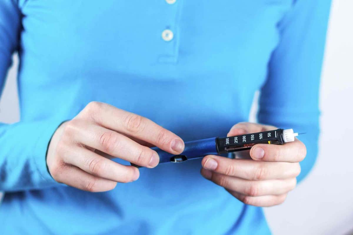 can i inject insulin through my clothes